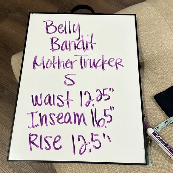 Belly Bandit Mother Trucker Black Cropped Leggings Size Small - Picture 10 of 14